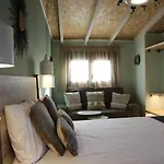 Lamprini's Deluxe 리메나스