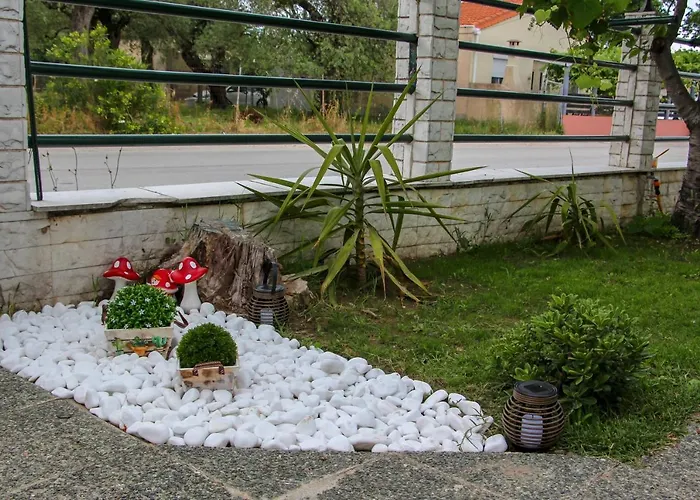 Lamprini's Deluxe Han