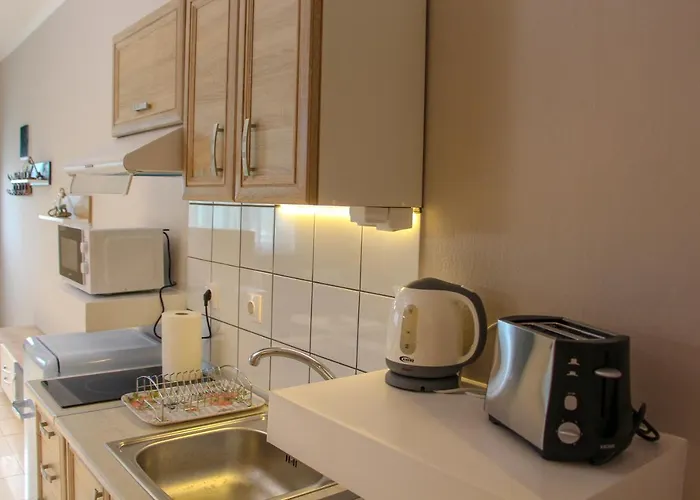 Han Lamprini's Deluxe Limenas (Thasos)