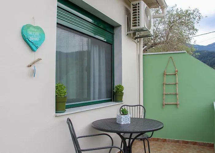 Lamprini's Deluxe Han