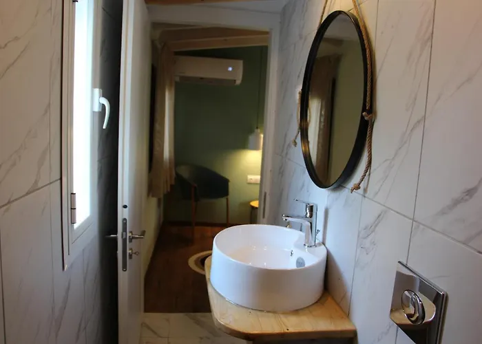 Han Lamprini's Deluxe